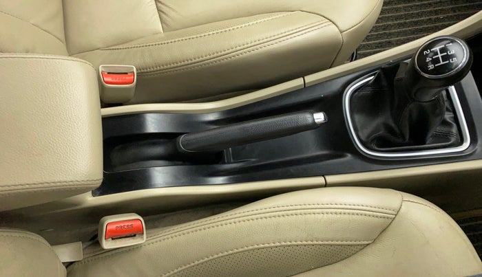2019 Maruti Ciaz ALPHA 1.5 SHVS PETROL, Petrol, Manual, 57,623 km, Gear Lever