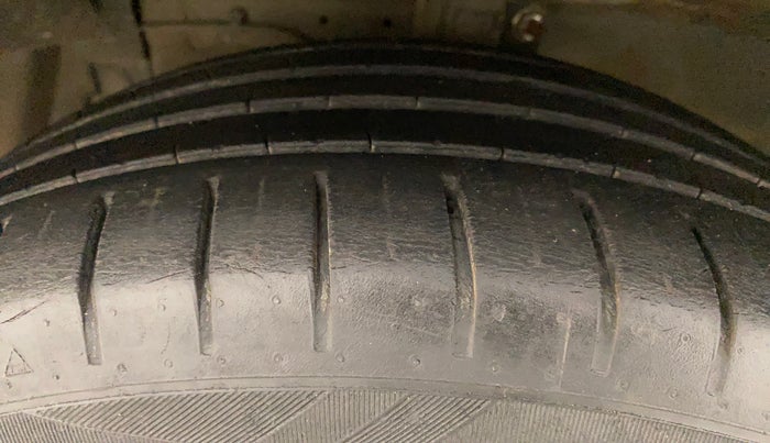 2019 Maruti Ciaz ALPHA 1.5 SHVS PETROL, Petrol, Manual, 57,623 km, Left Front Tyre Tread