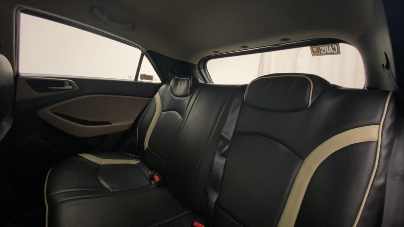 2016 Hyundai Elite i20 MAGNA 1.2, Petrol, Manual, 42,013 km, Right Side Rear Door Cabin