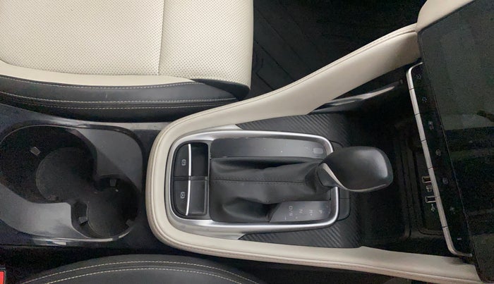 2022 MG ASTOR SMART 1.5 CVT, Petrol, Automatic, 37,645 km, Gear Lever