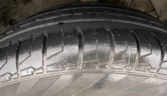 2020 Maruti S Cross ALPHA AT SMART HYBRID, Petrol, Automatic, 23,647 km, Right Front Tyre Tread