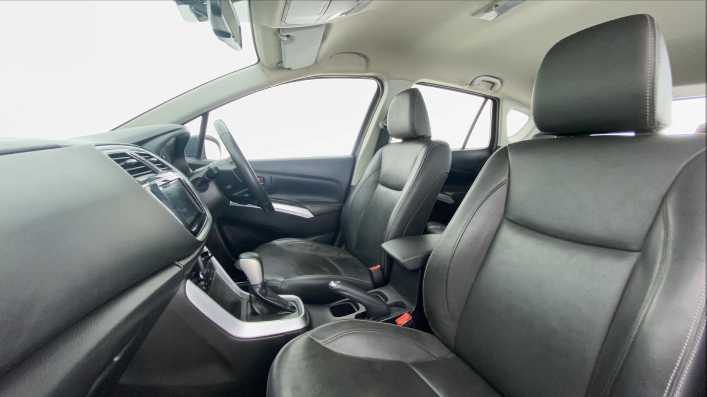 2020 Maruti S Cross ALPHA AT SMART HYBRID, Petrol, Automatic, 23,647 km, Right Side Front Door Cabin