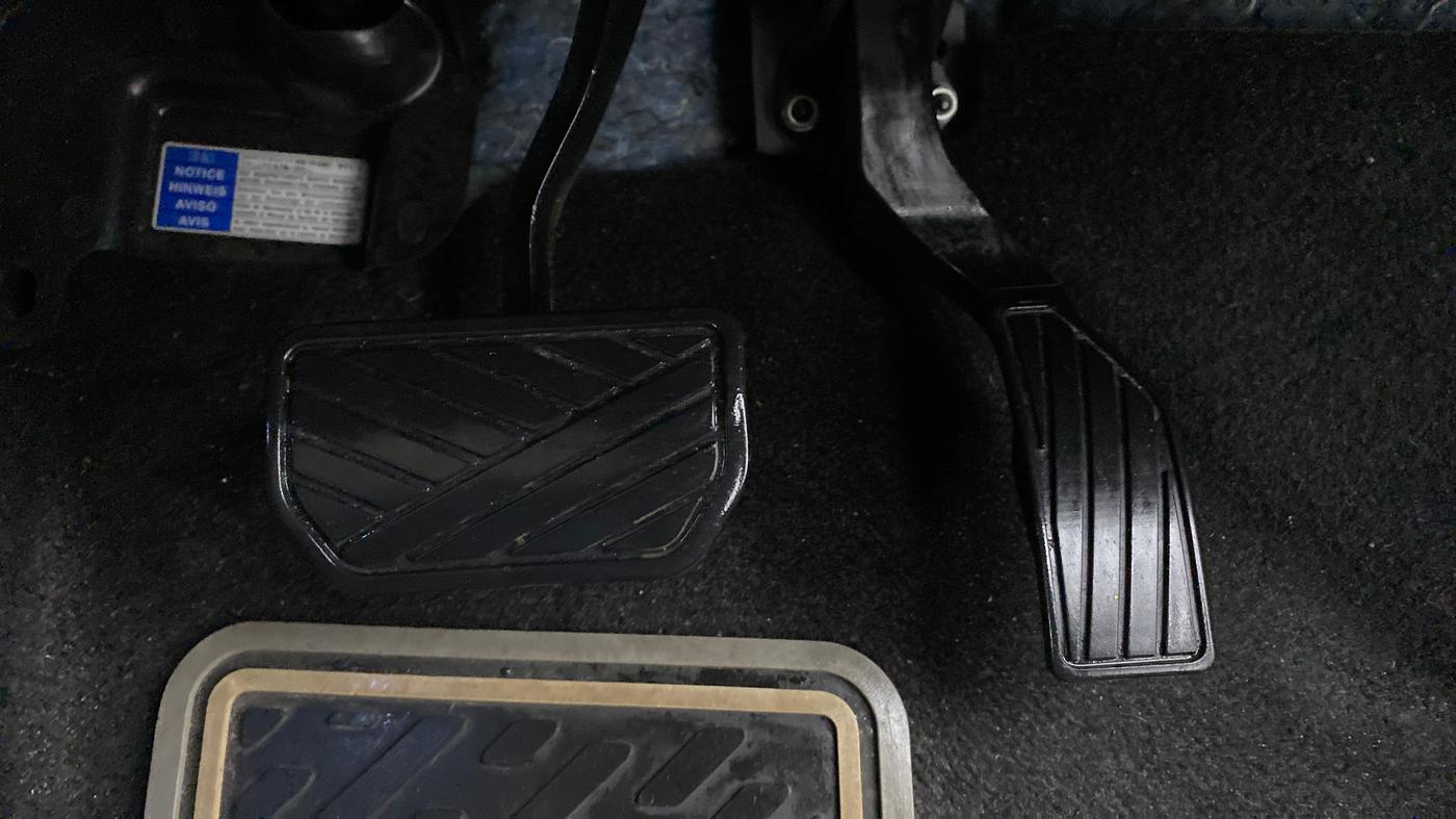 2020 Maruti S Cross ALPHA AT SMART HYBRID, Petrol, Automatic, 23,647 km, Pedals