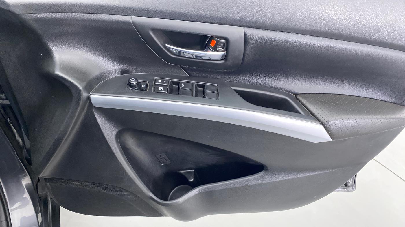 2020 Maruti S Cross ALPHA AT SMART HYBRID, Petrol, Automatic, 23,647 km, Driver Side Door Panels Control