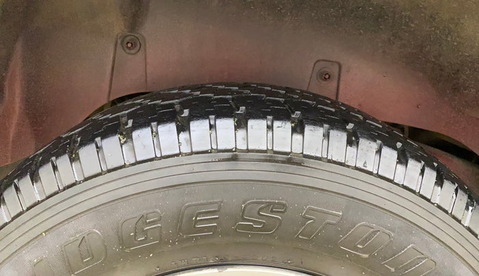 2016 Mahindra TUV300 T8, Diesel, Manual, 96,770 km, Right Rear Tyre Tread