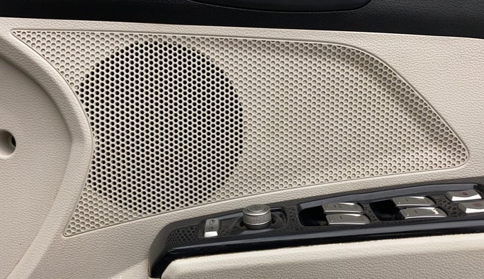 2022 Mahindra XUV300 W8 (O) 1.2 PETROL AMT, Petrol, Automatic, 24,712 km, Speaker