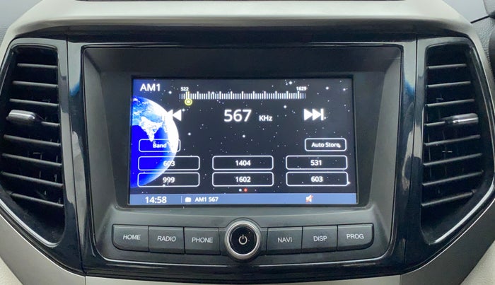 2022 Mahindra XUV300 W8 (O) 1.2 PETROL AMT, Petrol, Automatic, 24,712 km, Infotainment System