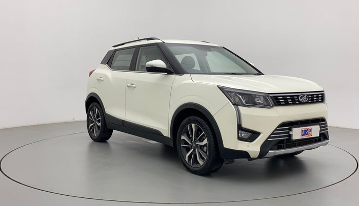 2022 Mahindra XUV300 W8 (O) 1.2 PETROL AMT, Petrol, Automatic, 24,712 km, Right Front Diagonal