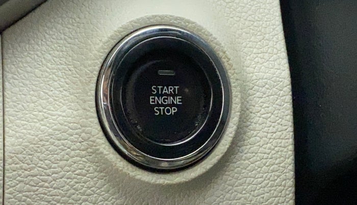 2022 Mahindra XUV300 W8 (O) 1.2 PETROL AMT, Petrol, Automatic, 24,712 km, Keyless Start/ Stop Button