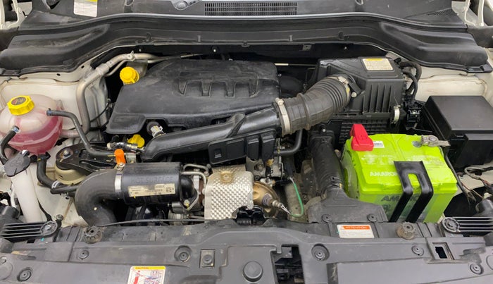 2022 Mahindra XUV300 W8 (O) 1.2 PETROL AMT, Petrol, Automatic, 24,712 km, Open Bonet