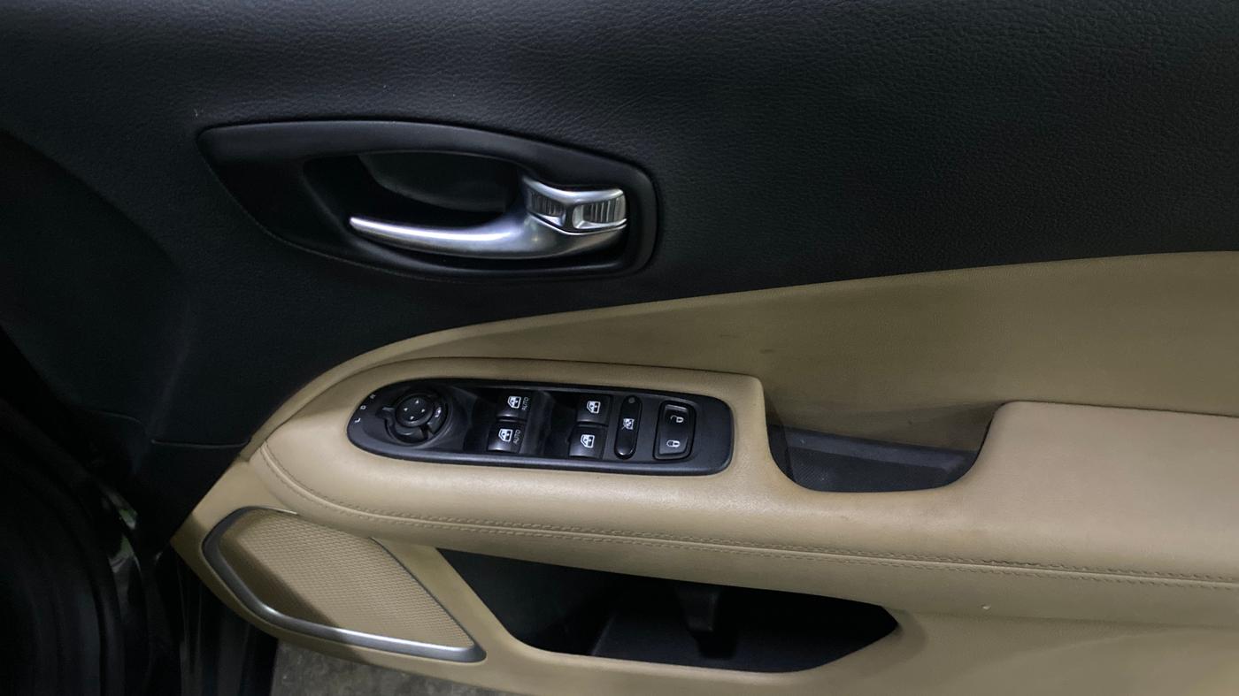 2020 Jeep Compass LONGITUDE (O) 2.0 DIESEL, Diesel, Manual, 54,282 km, Driver Side Door Panels Control