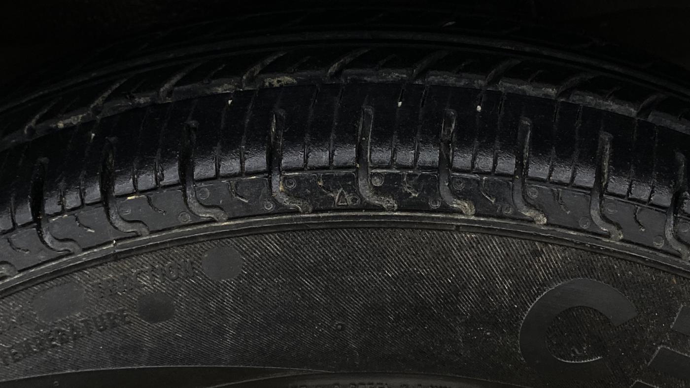 2019 Maruti Eeco 5 STR WITH A/C+HTR, Petrol, Manual, 59,124 km, Right Front Tyre Tread