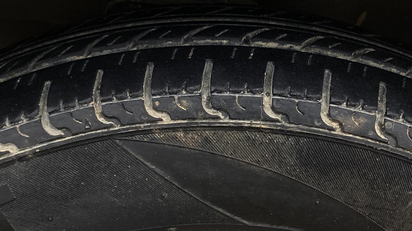 2019 Maruti Eeco 5 STR WITH A/C+HTR, Petrol, Manual, 59,124 km, Left Front Tyre Tread
