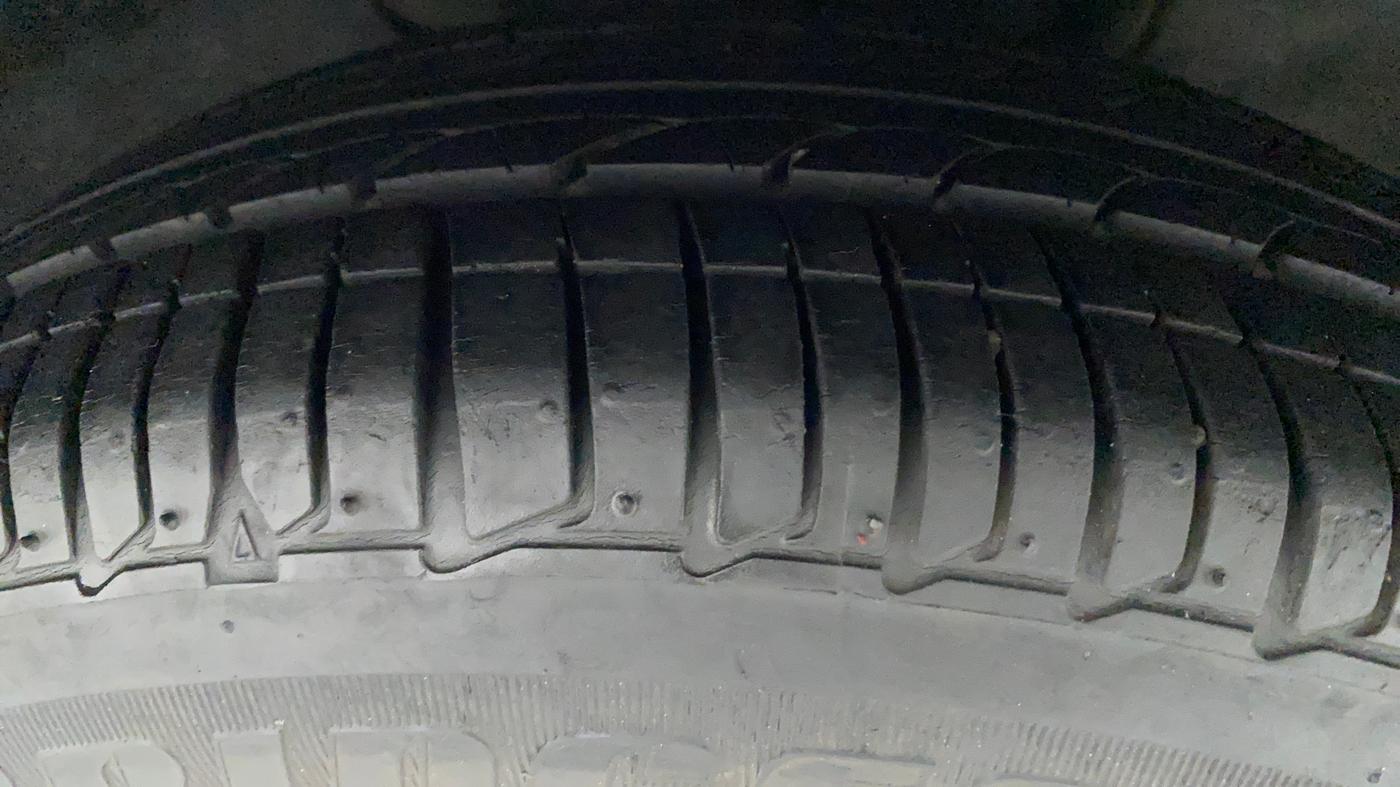 2019 Tata TIGOR XZA PLUS PETROL, Petrol, Automatic, 17,960 km, Right Front Tyre Tread