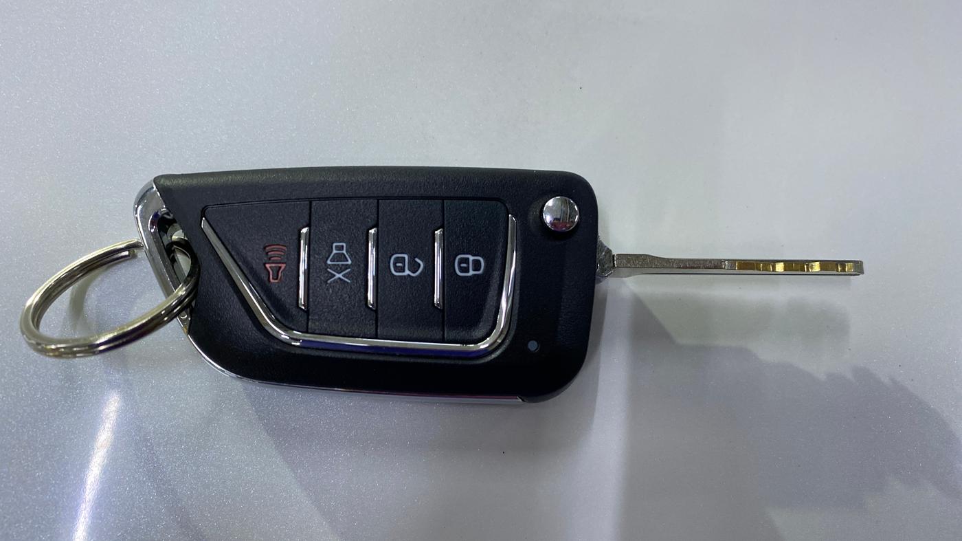 2024 Maruti Swift LXI, Petrol, Manual, 15,848 km, Key Close Up