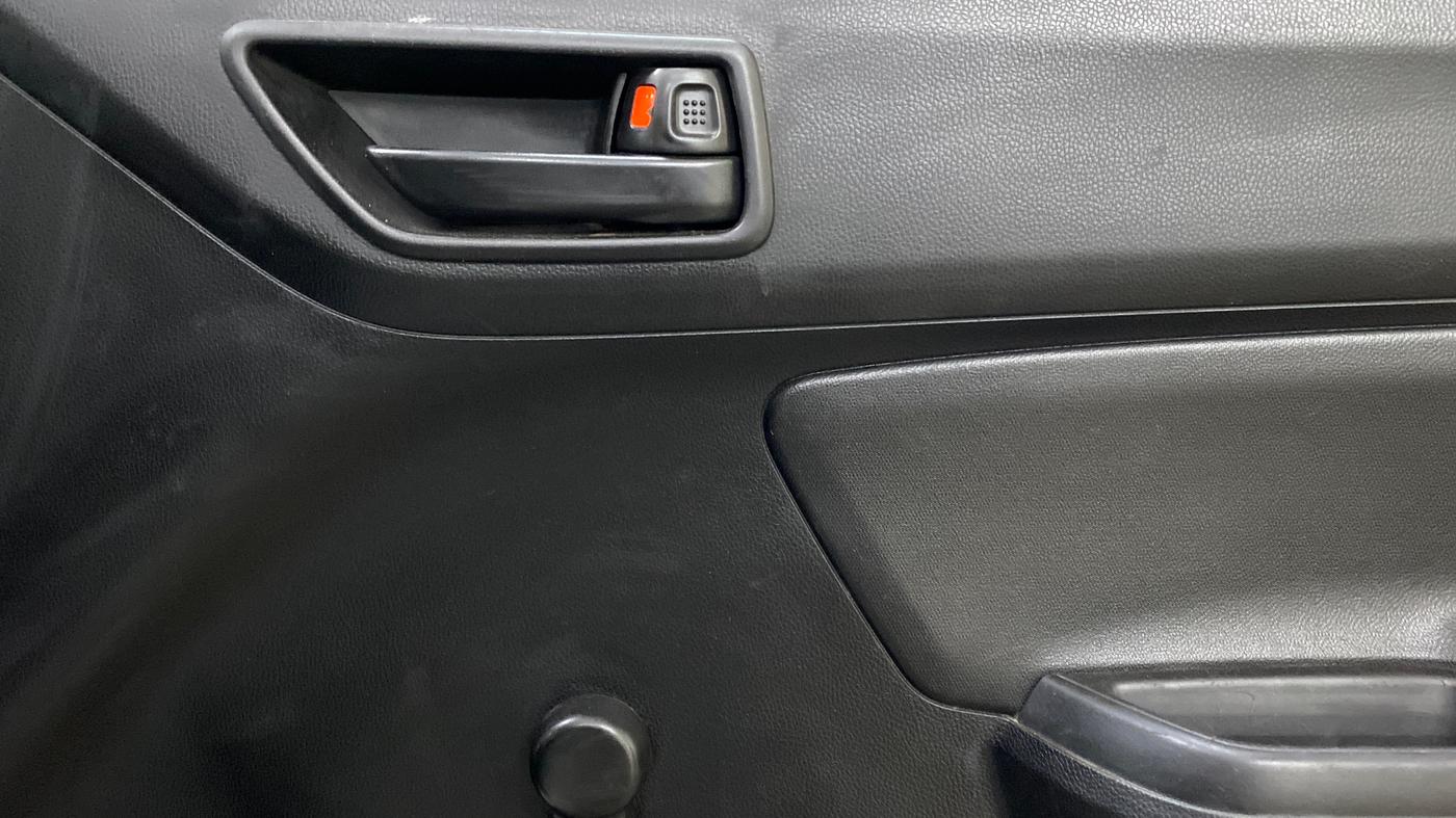 2024 Maruti Swift LXI, Petrol, Manual, 15,848 km, Driver Side Door Panels Control