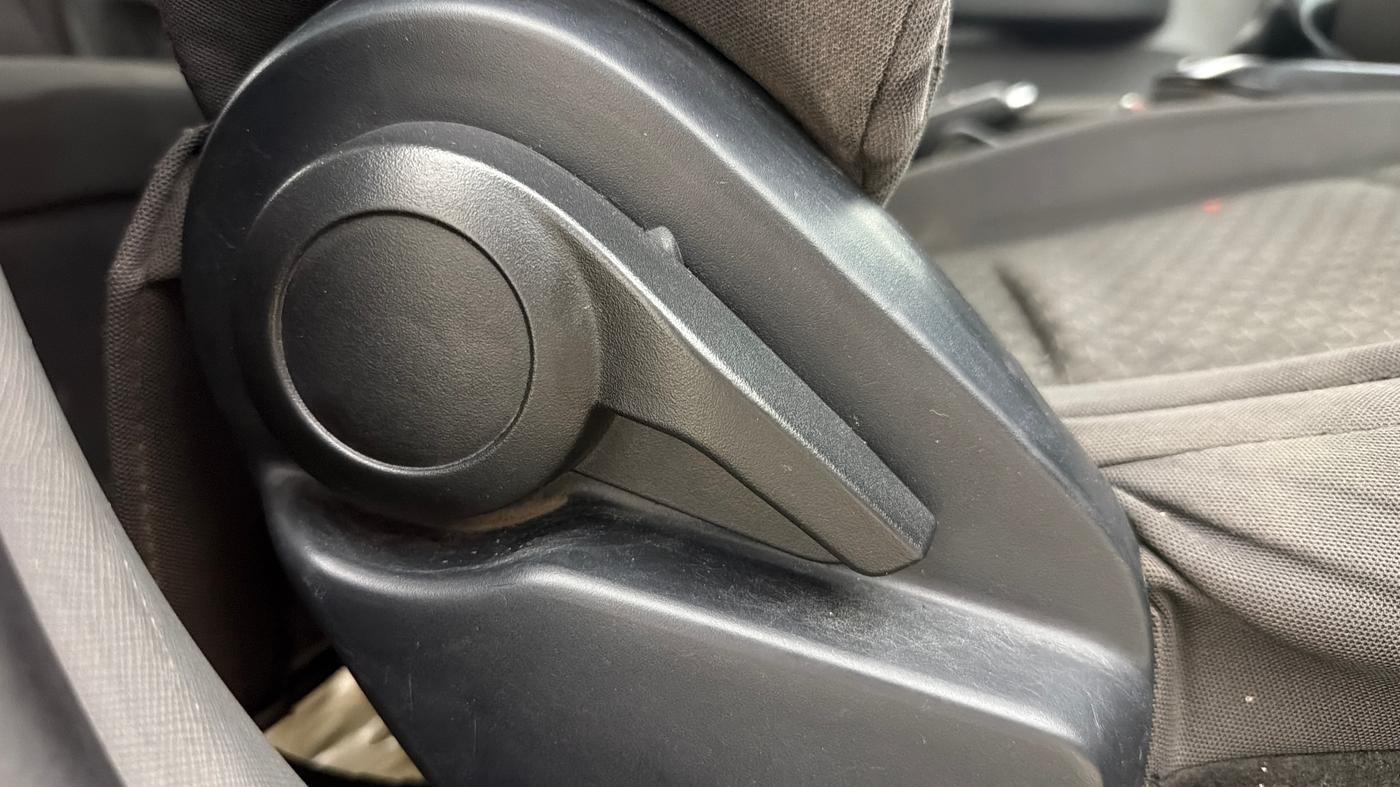 2020 Tata ALTROZ XE PETROL, Petrol, Manual, 66,539 km, Driver Side Adjustment Panel