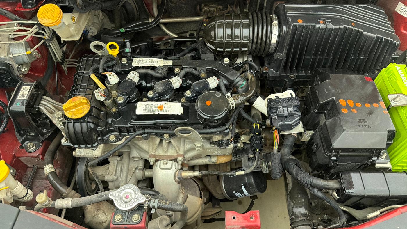 2020 Tata ALTROZ XE PETROL, Petrol, Manual, 66,539 km, Engine View