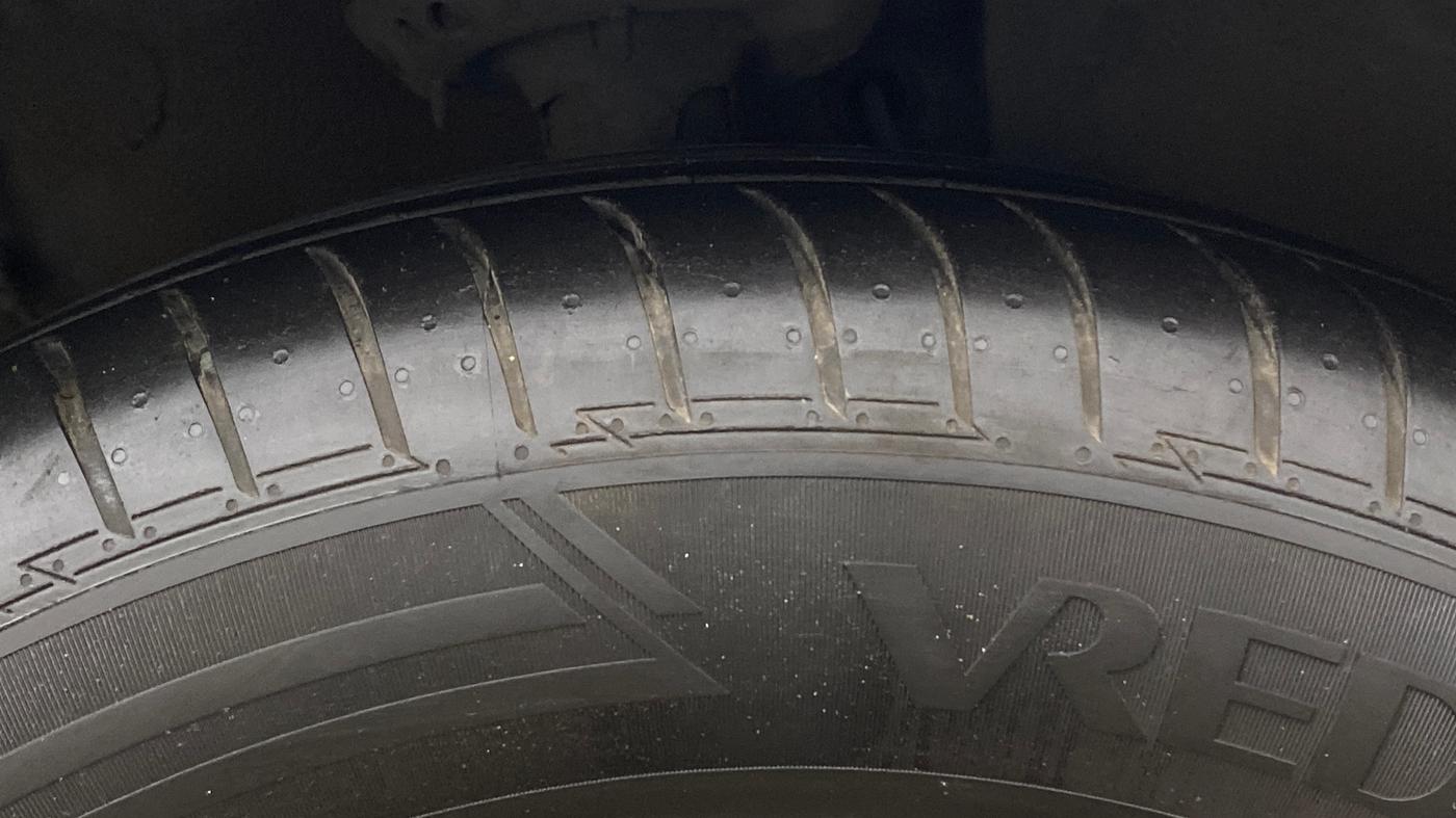 2021 KIA SONET GTX PLUS 1.5 AT, Diesel, Automatic, 97,981 km, Right Front Tyre Tread