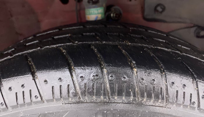 2017 Honda Brio S MT, Petrol, Manual, 22,180 km, Right Front Tyre Tread