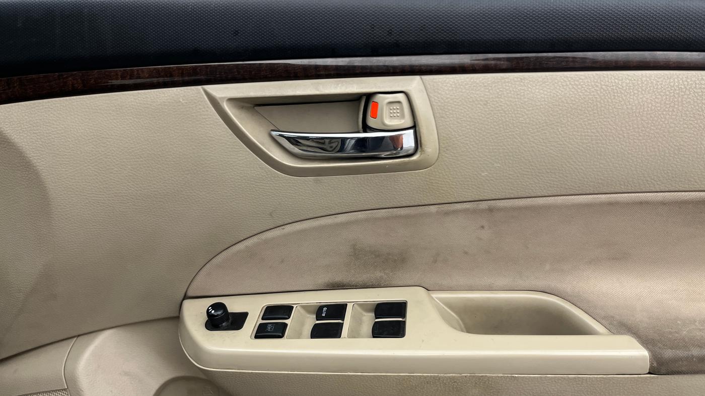 2013 Maruti Swift Dzire VXI AT, Petrol, Automatic, 79,753 km, Driver Side Door Panels Control