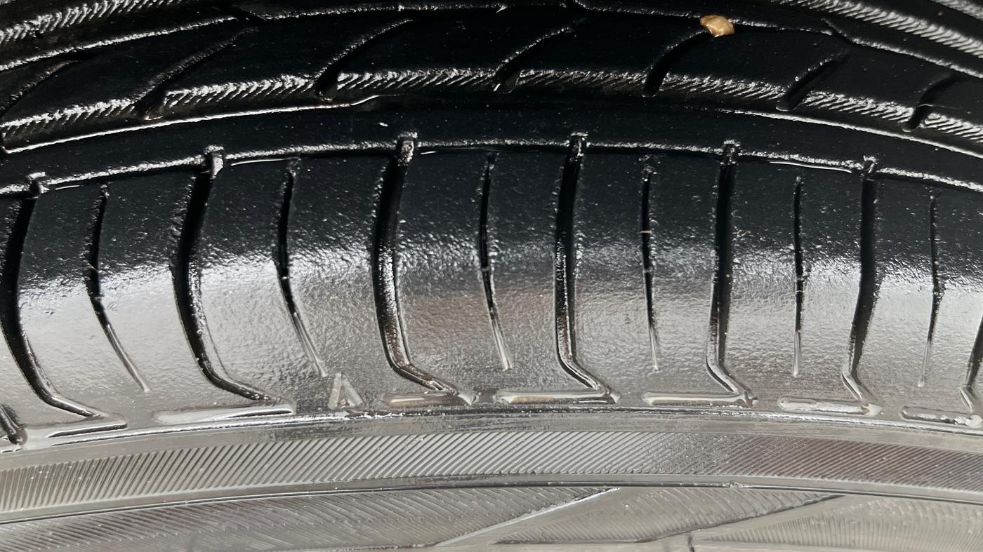 2013 Maruti Swift Dzire VXI AT, Petrol, Automatic, 79,753 km, Right Front Tyre Tread