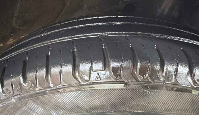 2017 Maruti Dzire VXI, Petrol, Manual, 40,331 km, Right Front Tyre Tread