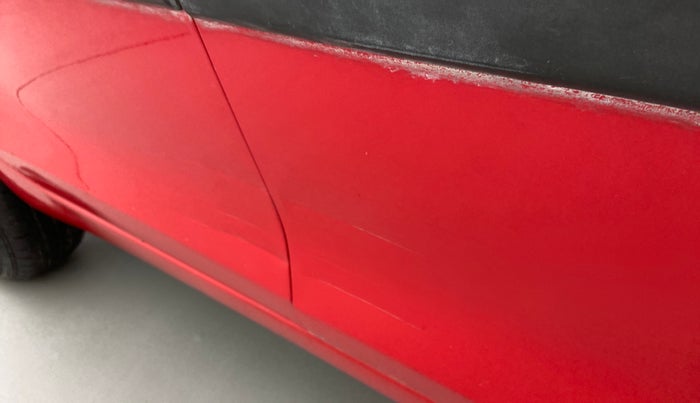 2014 Maruti Swift VXI, Petrol, Manual, 94,540 km, Driver-side door - Slightly dented