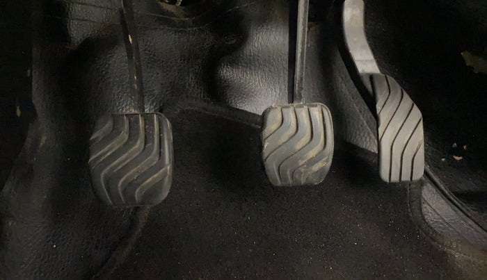 2020 Renault TRIBER RXL MT, Petrol, Manual, 27,600 km, Pedals