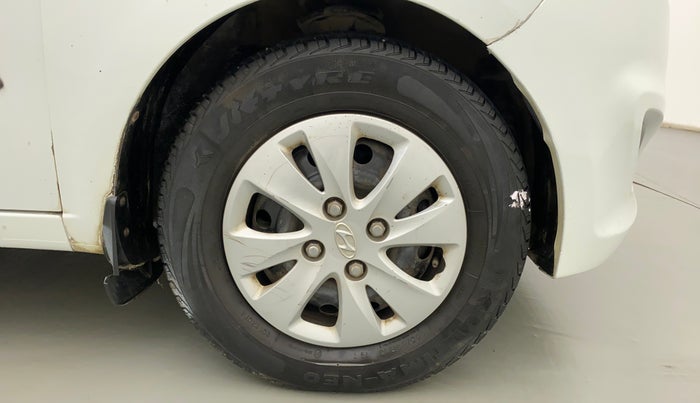 2011 Hyundai i10 MAGNA 1.2, CNG, Manual, 89,963 km, Right Front Wheel