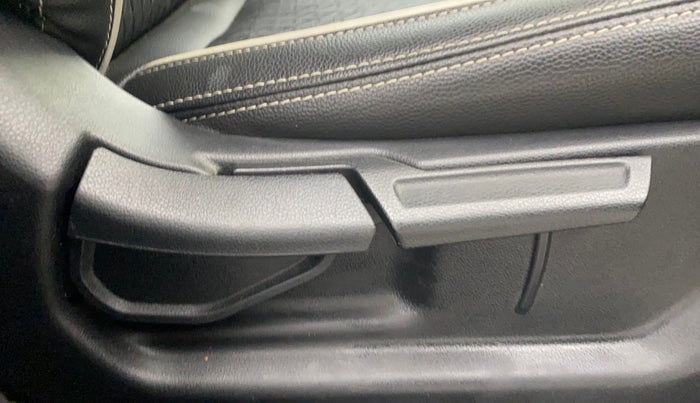 2021 Hyundai VENUE SX 1.0 TURBO, Petrol, Manual, 19,027 km, Driver Side Adjustment Panel