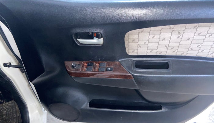 2016 Maruti Wagon R 1.0 VXI, Petrol, Manual, 55,951 km, Driver Side Door Panels Control