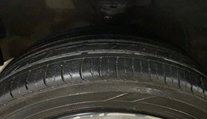 2016 Maruti Wagon R 1.0 VXI, Petrol, Manual, 55,951 km, Left Front Tyre Tread