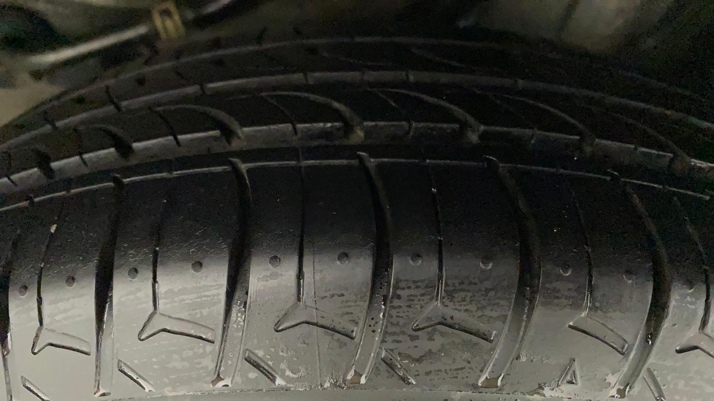 2015 Honda Brio E MT, Petrol, Manual, 53,538 km, Left Rear Tyre Tread