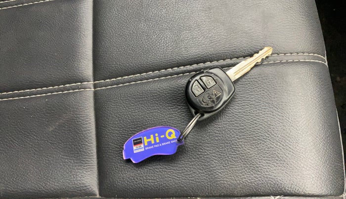 2022 Maruti Swift VXI, Petrol, Manual, 67,749 km, Key Close Up