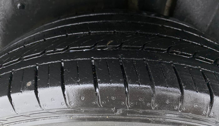 2020 MG HECTOR SHARP DCT PETROL, Petrol, Automatic, 32,616 km, Left Rear Tyre Tread