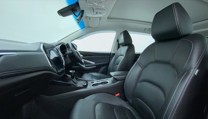 2020 MG HECTOR SHARP DCT PETROL, Petrol, Automatic, 32,616 km, Right Side Front Door Cabin