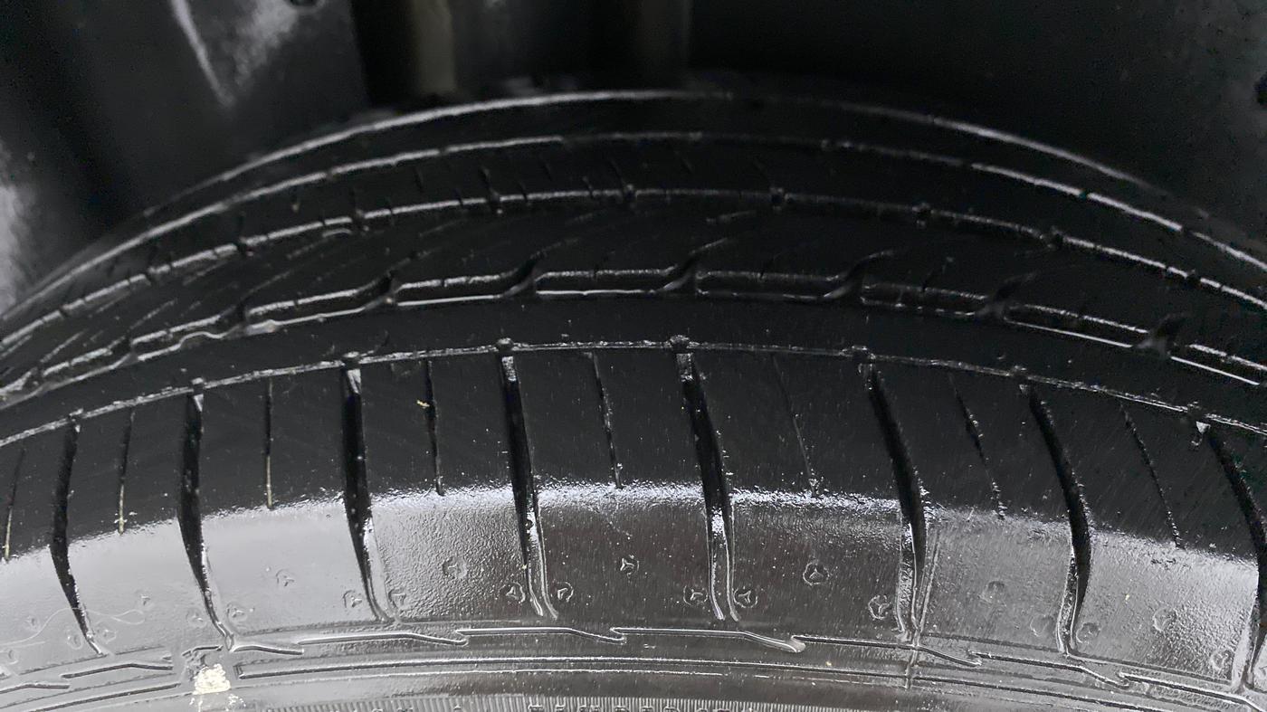 2020 MG HECTOR SHARP DCT PETROL, Petrol, Automatic, 32,616 km, Right Rear Tyre Tread