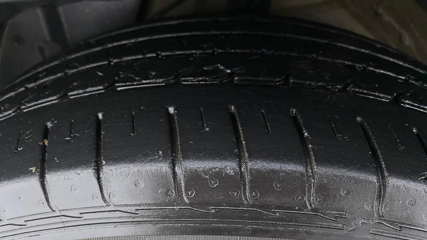 2020 MG HECTOR SHARP DCT PETROL, Petrol, Automatic, 32,616 km, Left Front Tyre Tread