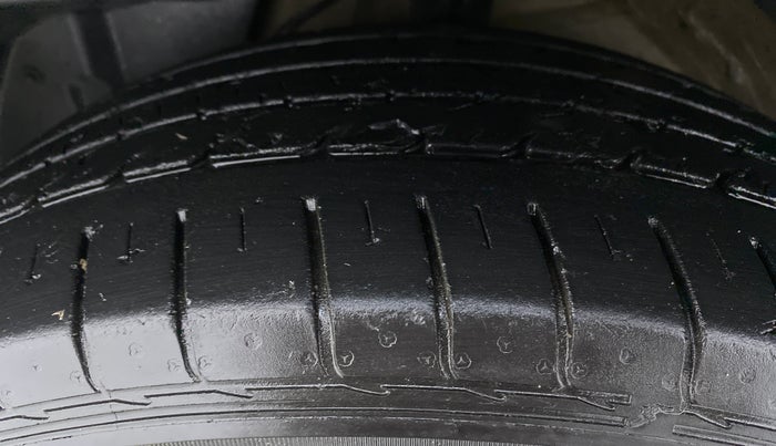 2020 MG HECTOR SHARP DCT PETROL, Petrol, Automatic, 32,616 km, Left Front Tyre Tread