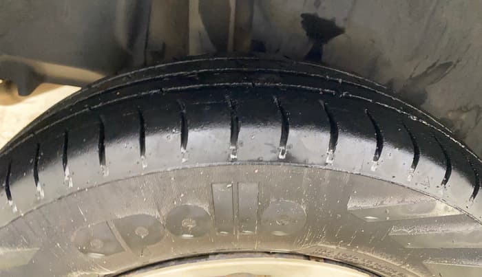 2020 Maruti Swift VXI, Petrol, Manual, 50,308 km, Right Rear Tyre Tread