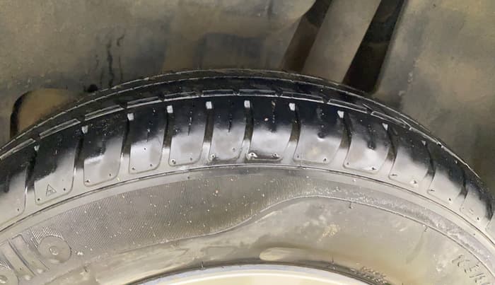 2020 Maruti Swift VXI, Petrol, Manual, 50,308 km, Left Rear Tyre Tread