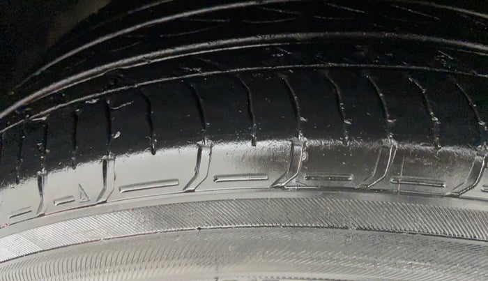 2019 Honda Civic ZX MT DIESEL, Diesel, Manual, 42,647 km, Right Front Tyre Tread