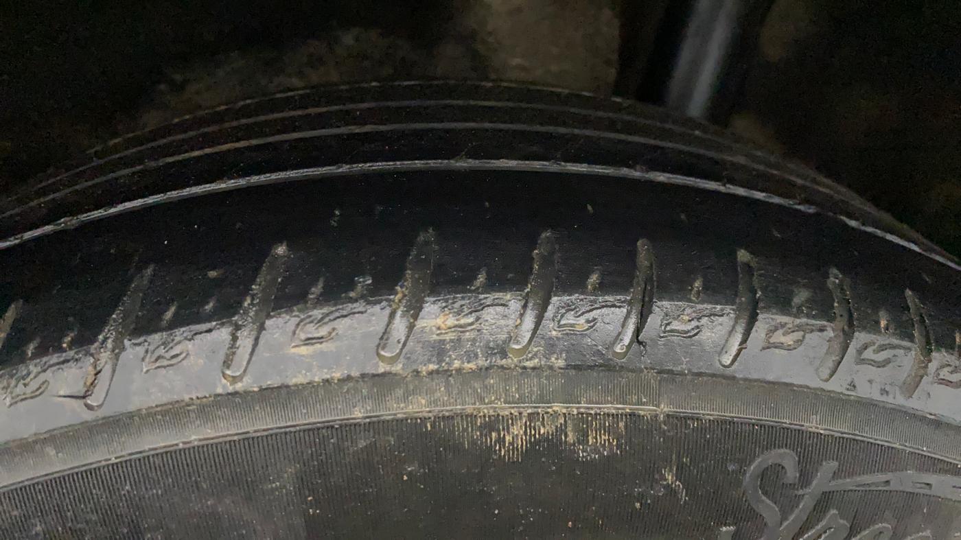 2017 Maruti Vitara Brezza ZDI, Diesel, Manual, 1,39,612 km, Left Rear Tyre Tread