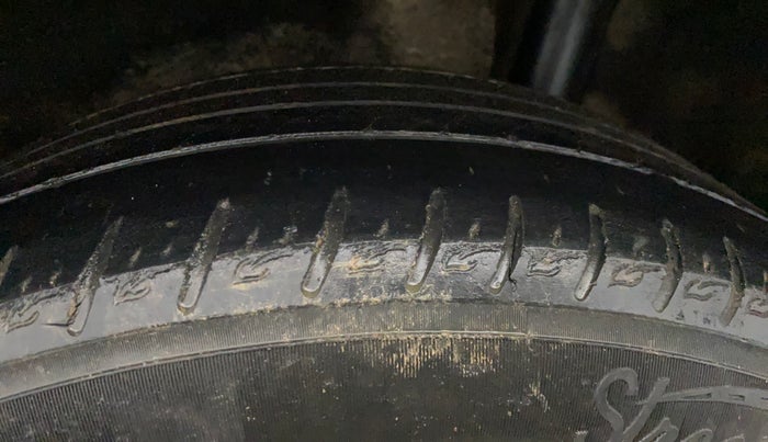 2017 Maruti Vitara Brezza ZDI, Diesel, Manual, 1,39,612 km, Left Rear Tyre Tread