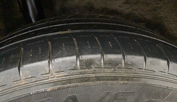 2017 Maruti Vitara Brezza ZDI, Diesel, Manual, 1,39,612 km, Right Rear Tyre Tread