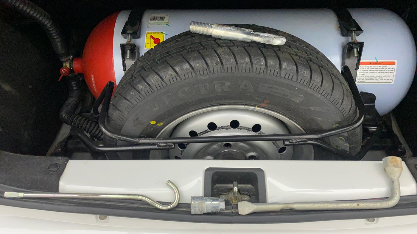 2019 Maruti New Wagon-R LXI CNG 1.0 L, CNG, Manual, 23,380 km, Spare Tyre