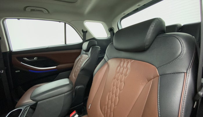 2021 Hyundai ALCAZAR 1.5 SIGNATURE MT 6STR, Diesel, Manual, 30,111 km, Right Side Rear Door Cabin
