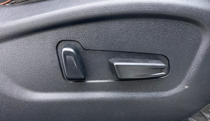 2021 Hyundai ALCAZAR 1.5 SIGNATURE MT 6STR, Diesel, Manual, 30,111 km, Driver Side Adjustment Panel