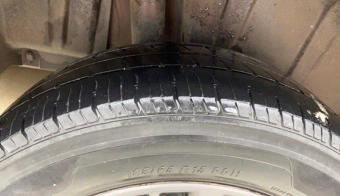 2019 Maruti Ertiga ZDI+ 1.5, Diesel, Manual, 1,28,670 km, Right Rear Tyre Tread